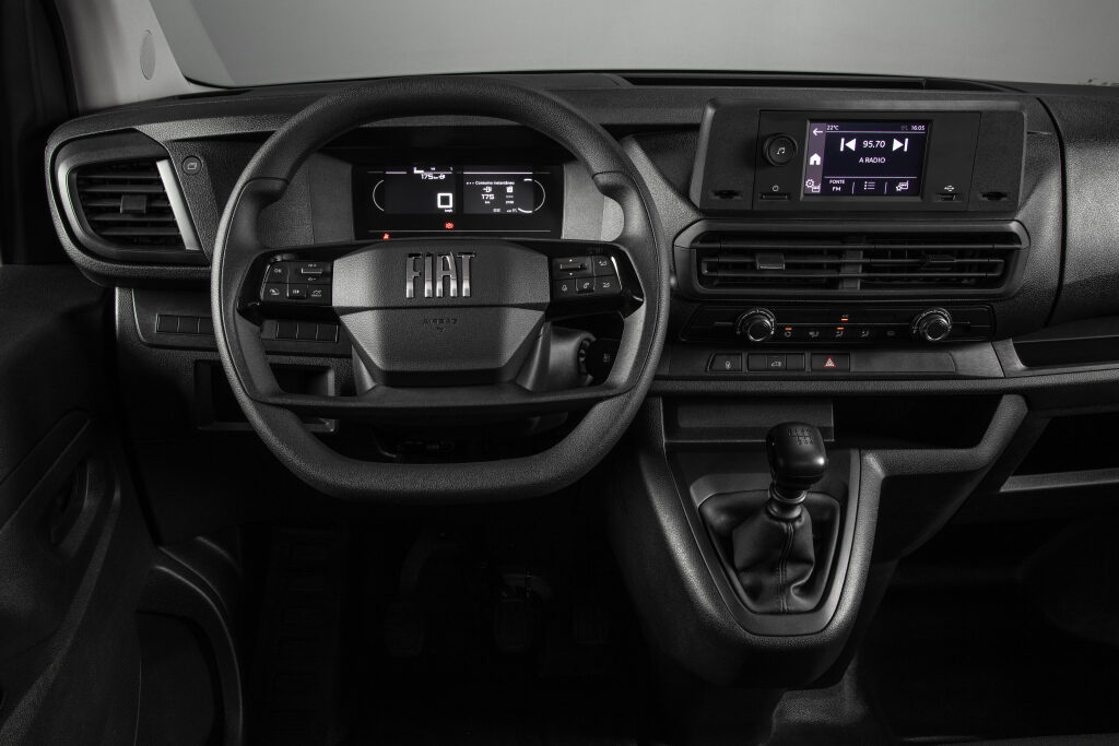fiat_scudo_cargo_interni-1024x683